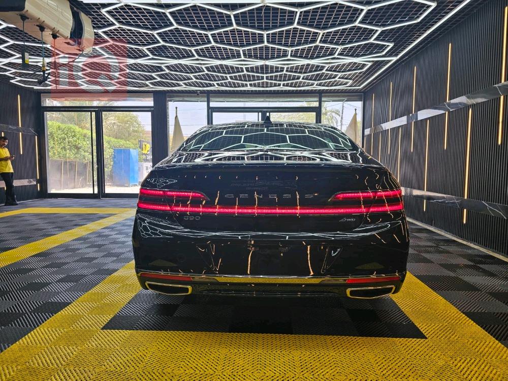 Genesis G90